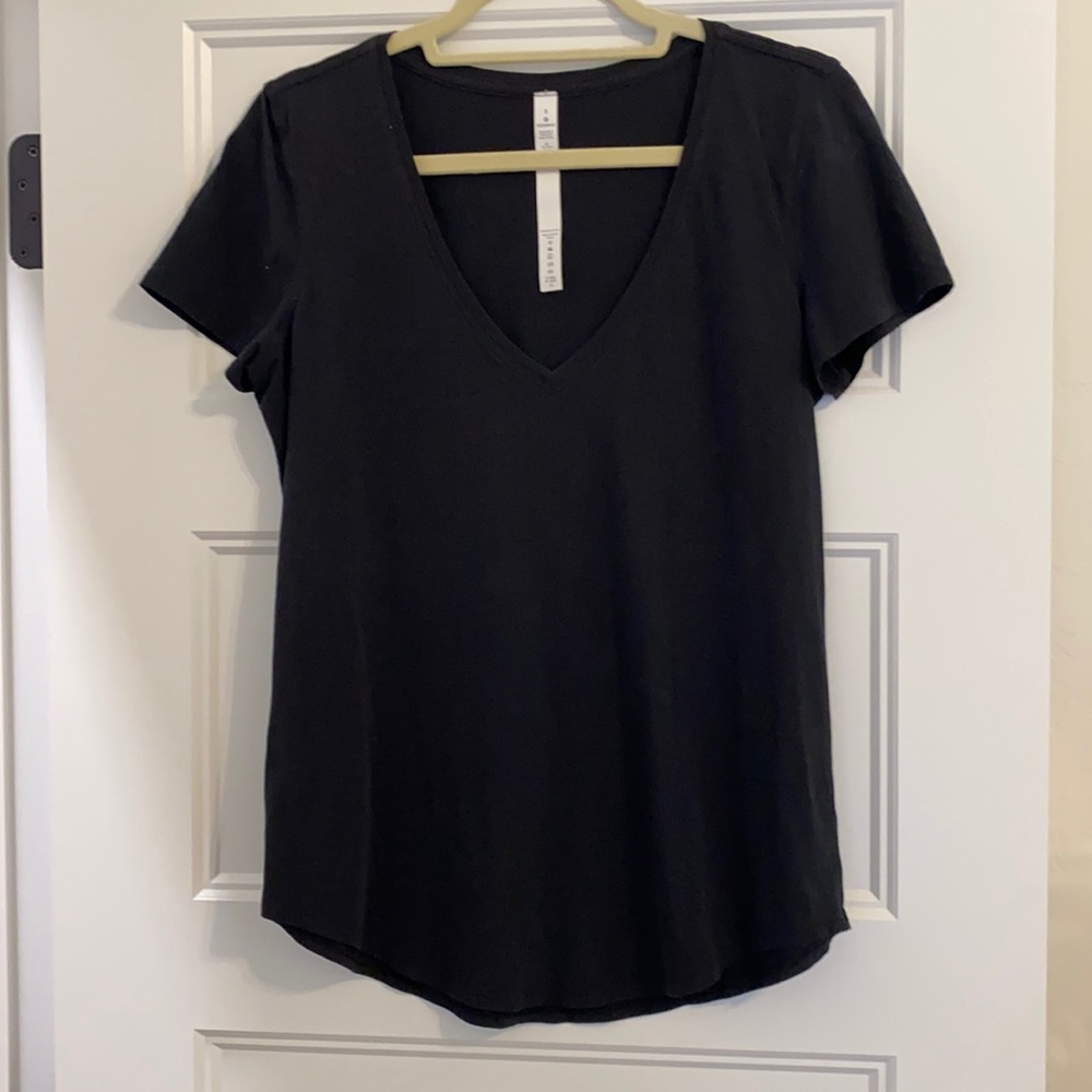 Lululemon v-nexk
